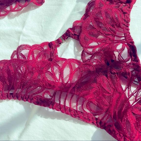 2 PIECE FOR LOVE & LEMONS After Dark Plunge Bra & Thong set - Picture 5 of 16